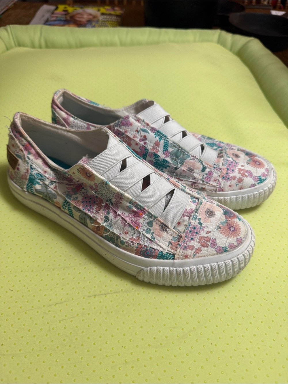 Blowfish Malibu Pastel Floral Canvas Low Top Slip On Sneakers 7